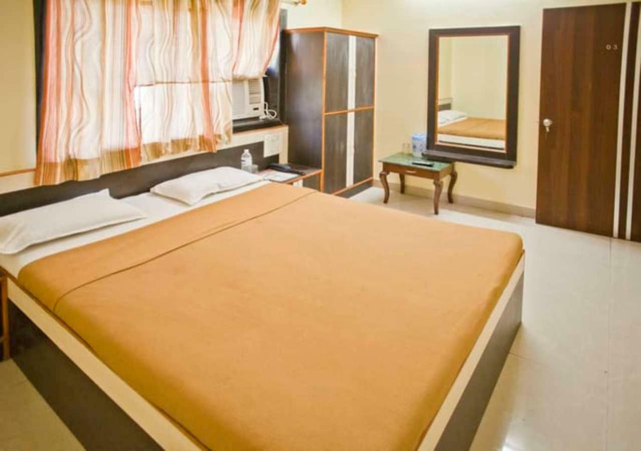 Hotel Sai Ganesh Shirdi Buitenkant foto